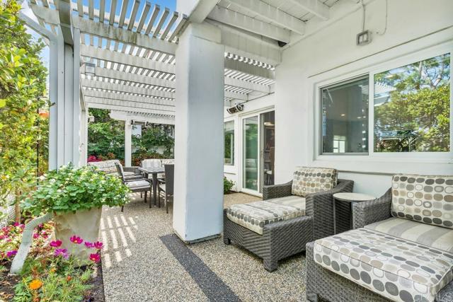4125 PINDAR Way, Oceanside CA: https://media.crmls.org/mediaz/afedd7f7-104c-436d-b350-f8b6e8796a37.jpg