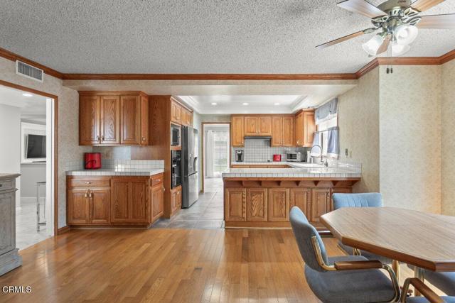 2505 E Lizbeth Avenue, Anaheim CA: https://media.crmls.org/mediaz/afee4bae-1651-4a81-bcc8-948004bfc2a4.jpg