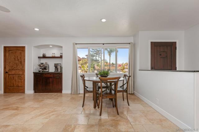 704 Matagual Dr, Vista CA: https://media.crmls.org/mediaz/afee57b0-0ecd-4f5a-af3f-be1d24a2cb39.jpg