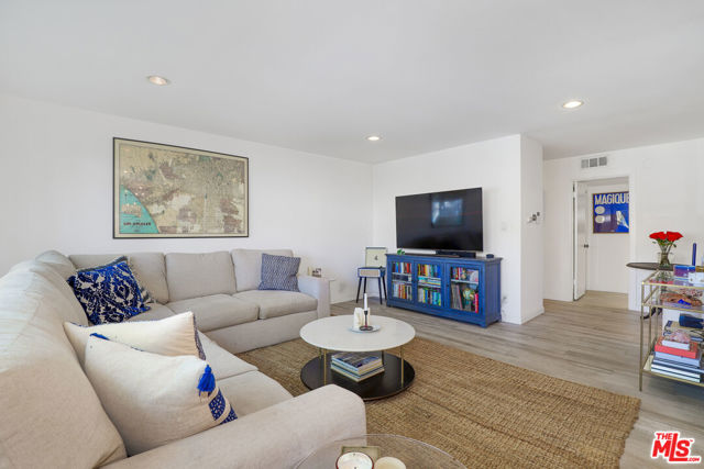 165 North Swall Drive, 101 photo 2