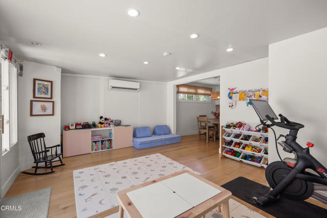 1110 Coronet Avenue, Pasadena CA: https://media.crmls.org/mediaz/afefdaed-dbab-465a-be7f-63ff63d6b6a0.jpg