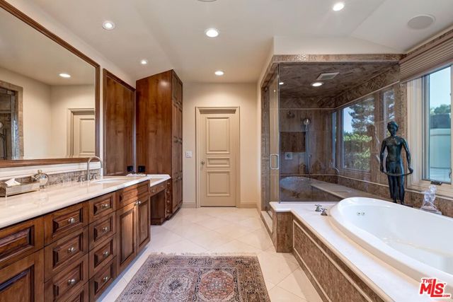 Drew Fenton | 10212 Briarwood Drive Los Angeles CA | MLS: 7608311