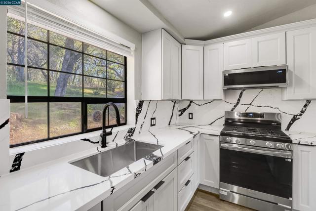 125 Sam Lynn Way, Oroville CA: https://media.crmls.org/mediaz/aff2800c-09ee-408e-8cd4-3af1978772f4.jpg