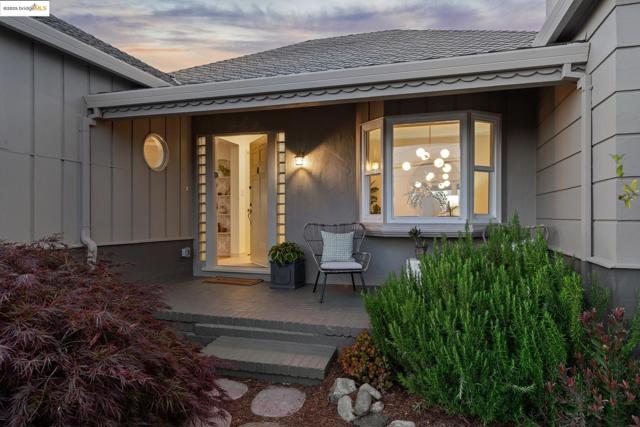 Image 3 of 58 For 2700 Alida St