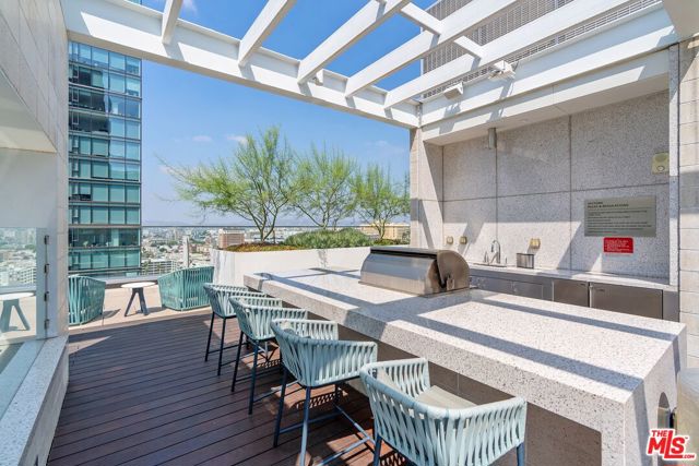 877 Francisco Street, Los Angeles CA: https://media.crmls.org/mediaz/aff3ef10-618a-49ed-850d-791682ff4c41.jpg