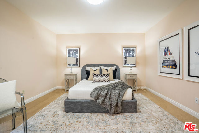 616 S Wilton Place, Los Angeles CA: https://media.crmls.org/mediaz/aff52b2b-513c-4720-84f1-2656452edf42.jpg
