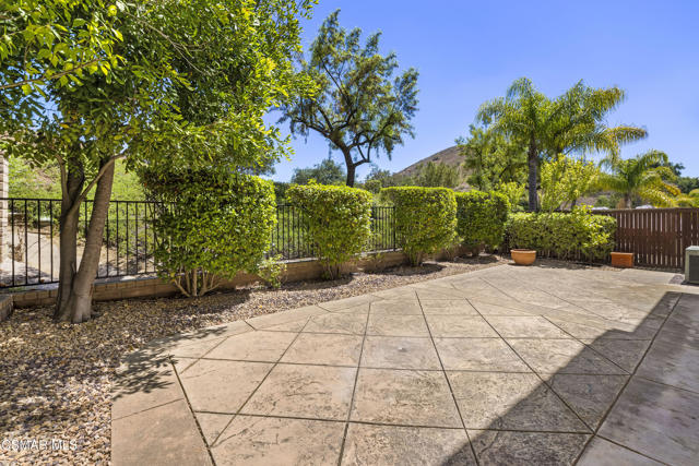 2996 Eagles Claw Avenue, Thousand Oaks CA: https://media.crmls.org/mediaz/aff66d16-8bf0-4682-90a3-e8abfbd9d3fa.jpg