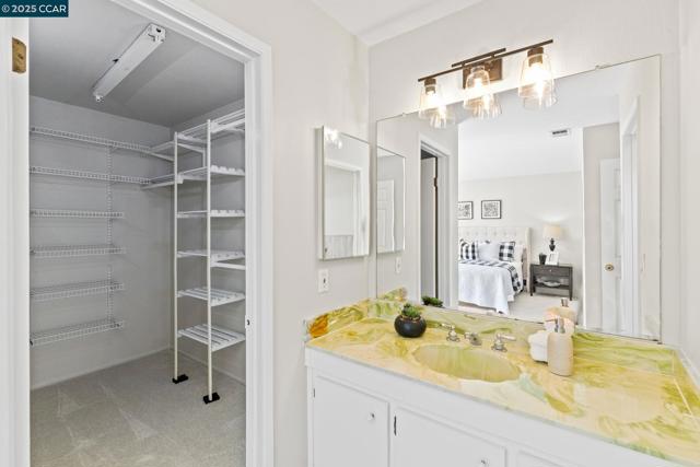 245 Parkview Ter, Vallejo CA: https://media.crmls.org/mediaz/aff67ced-ea53-4656-9873-e111af9aac8d.jpg