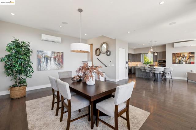 25 Diablo Dr, Oakland CA: https://media.crmls.org/mediaz/aff74c0e-4bf6-4571-bc64-100f923e0764.jpg