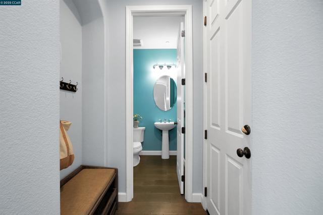 5152 Bengali St, Danville CA: https://media.crmls.org/mediaz/aff74e78-ee21-4d73-8985-35ee577792ae.jpg