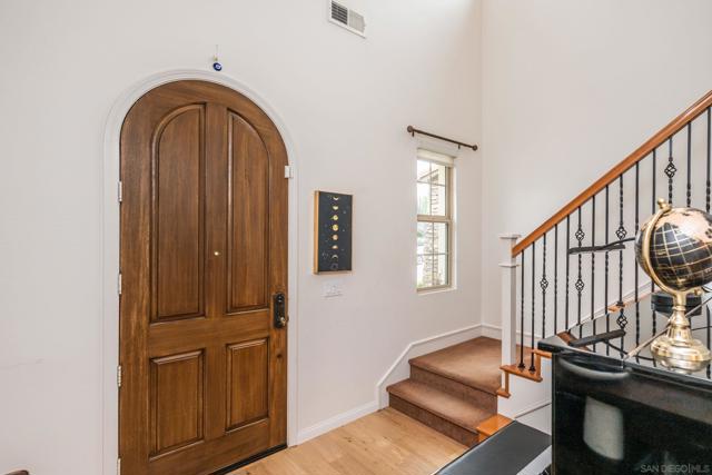 5621 Shasta Daisy Trl, San Diego CA: https://media.crmls.org/mediaz/aff764b2-a362-4d78-915b-9f537f0a3a7f.jpg