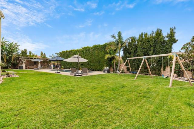 15740 Bacara Ct, San Diego CA: https://media.crmls.org/mediaz/aff783f4-2a1d-4046-bb04-a0e06d68a47b.jpg