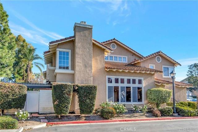 Detail Gallery Image 4 of 41 For 13425 via Almeria, Tustin,  CA 92782 - 3 Beds | 2/1 Baths