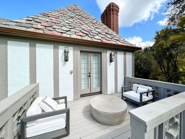 85 Fagan Drive, Hillsborough CA: https://media.crmls.org/mediaz/aff7c7ed-70f9-441b-a7c4-86c5d9d90792.jpg