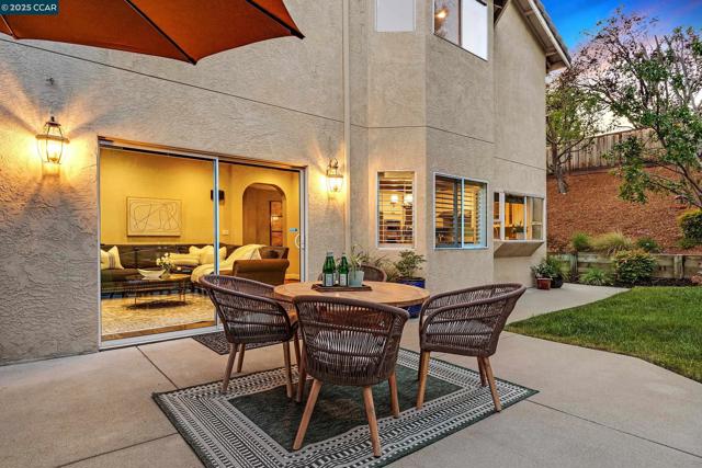 100 Bedford Ct, Danville CA: https://media.crmls.org/mediaz/aff906dc-b662-405b-bea0-7ab616798dd8.jpg