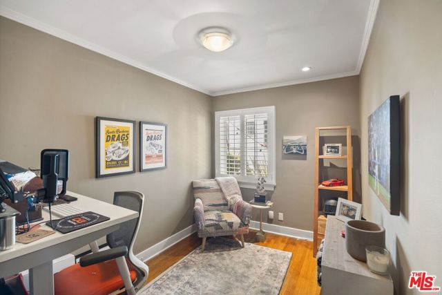 749 N Crescent Heights Boulevard, Los Angeles CA: https://media.crmls.org/mediaz/aff93c93-050d-4f8c-aadd-e6886d781d7d.jpg
