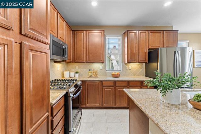 2201 Tsushima St, Hercules CA: https://media.crmls.org/mediaz/aff9bc82-7463-4c3f-9b9b-5c4a5ccb9586.jpg
