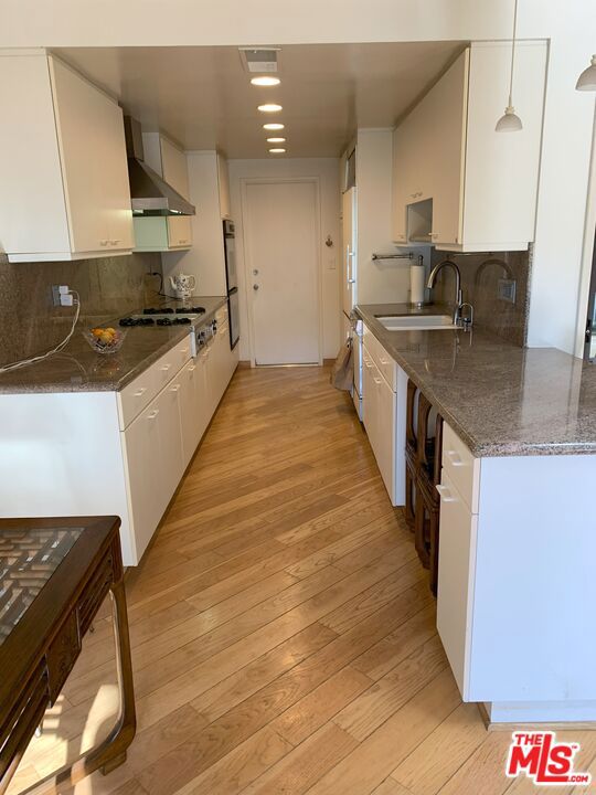 1629 Michael Lane, Pacific Palisades CA: https://media.crmls.org/mediaz/aff9c9bd-1806-4f31-a095-549ab636ff1f.jpg