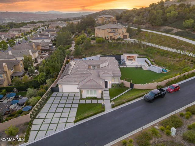 6981 Shadow Wood Drive, Moorpark CA: https://media.crmls.org/mediaz/affa10a8-ebd4-465c-8d5b-ddd8d8720736.jpg