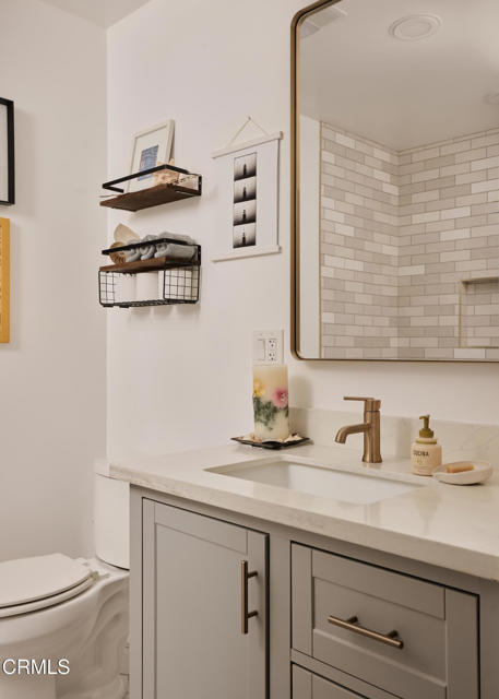 Detail Gallery Image 12 of 32 For 2819 Frederick St, Los Angeles,  CA 90065 - 3 Beds | 3 Baths