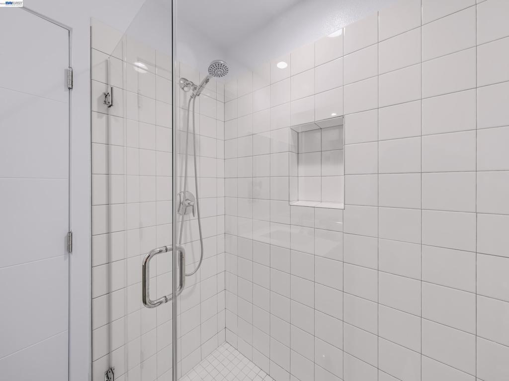 https://media.crmls.org/mediaz/affac3ca-1bb5-4c32-9c0d-81327626617b.jpg?preset=X-Large