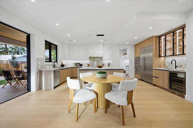 852 La Para Avenue, Palo Alto CA: https://media.crmls.org/mediaz/affb49d1-c4a5-42de-bcd0-ccf7cc235e73.jpg