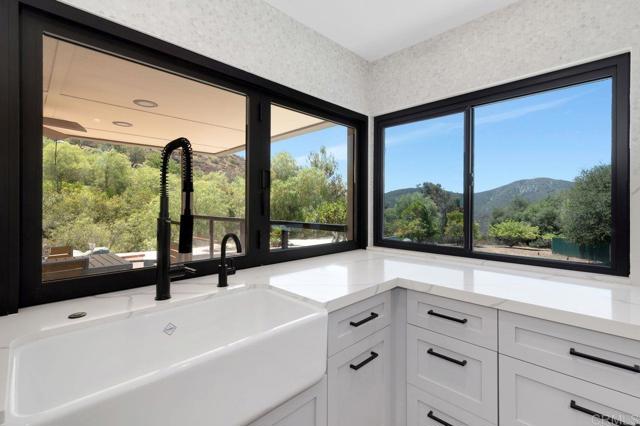 3453 Via Loma Vista, Escondido CA: https://media.crmls.org/mediaz/affb5915-0a4e-4fed-aab5-ec0849f88fca.jpg
