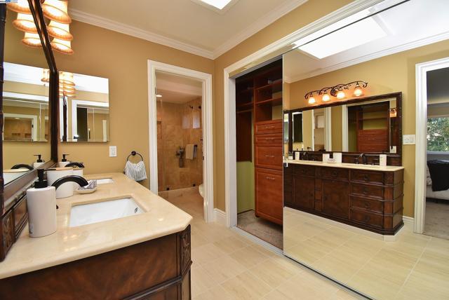 1626 Harlan Dr, Danville CA: https://media.crmls.org/mediaz/affbed4b-893e-4ee9-8633-0e1c3f2e9c74.jpg