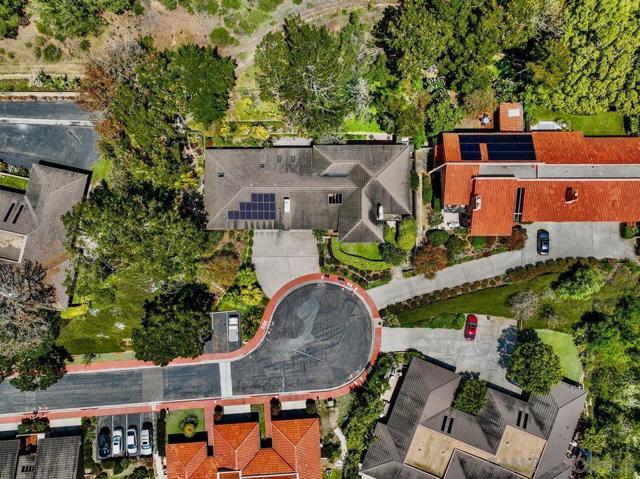 7645 Caminito Coromandel, La Jolla CA: https://media.crmls.org/mediaz/affc0653-96f1-4137-b82a-11b8364c01e2.jpg