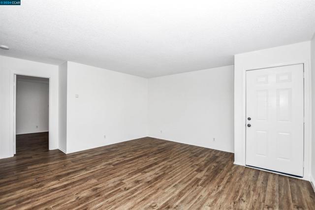 Image 5 of 37 For 2236 Hillsborough Ct