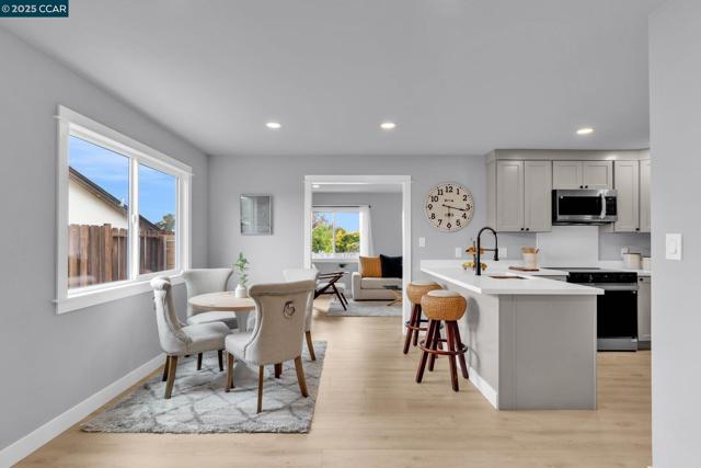 206 Princeton Ave, Vallejo CA: https://media.crmls.org/mediaz/affdd727-cf0f-4091-9500-59f382f23a94.jpg