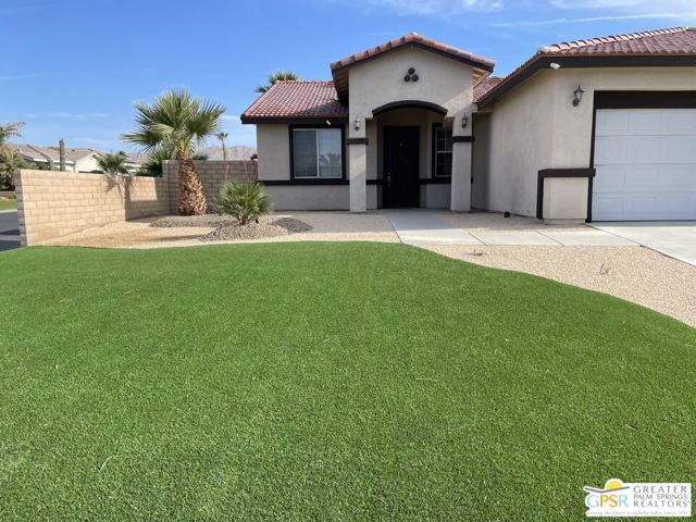 83530 Fenton Court, Indio CA: https://media.crmls.org/mediaz/affea630-a6d3-4b10-b85f-c3daff8e4c93.jpg