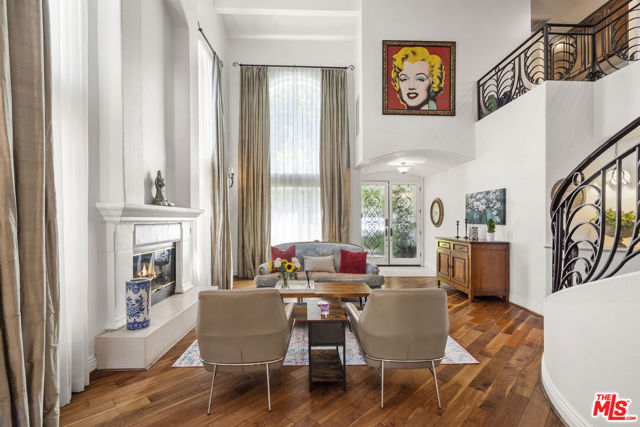 4544 Tobias Avenue, Sherman Oaks CA: https://media.crmls.org/mediaz/afff8422-33c7-492c-89dc-64c1c2353e1c.jpg