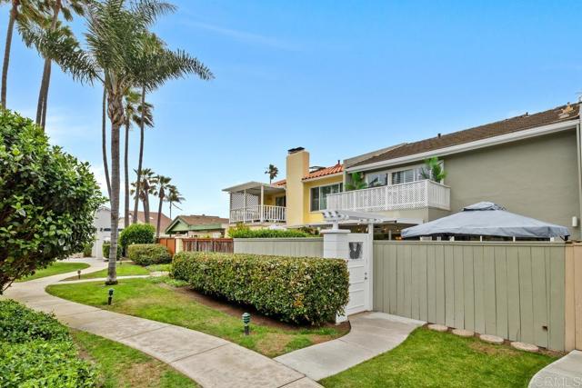 Detail Gallery Image 4 of 40 For 69 Half Moon Bend, Coronado,  CA 92118 - 3 Beds | 3/1 Baths