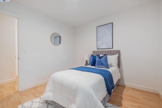 2716 Killdeer Ct, Union City CA: https://media.crmls.org/mediaz/b00058ec-c0ca-4c26-8c65-f2ca2c03c983.jpg
