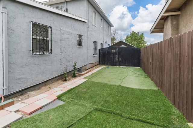 2925 Franklin Ave, San Diego CA: https://media.crmls.org/mediaz/b0007d2d-ff69-49aa-bd05-ec2e73879666.jpg