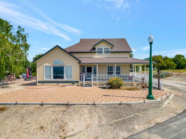 70500 Bradley Lockwood Road, Lockwood CA: https://media.crmls.org/mediaz/b000ada6-d667-4023-a959-7369f8c7db0b.jpg