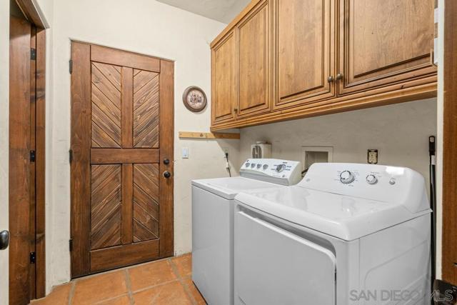40760 Old Highway 80, Boulevard CA: https://media.crmls.org/mediaz/b0016b6d-9f70-4cb8-81a9-d7fde1850165.jpg