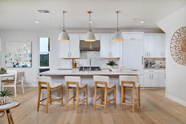 571 N Vulcan Ave, Encinitas CA: https://media.crmls.org/mediaz/b00208c4-0d8e-4d78-a655-5f545e4b932e.jpg