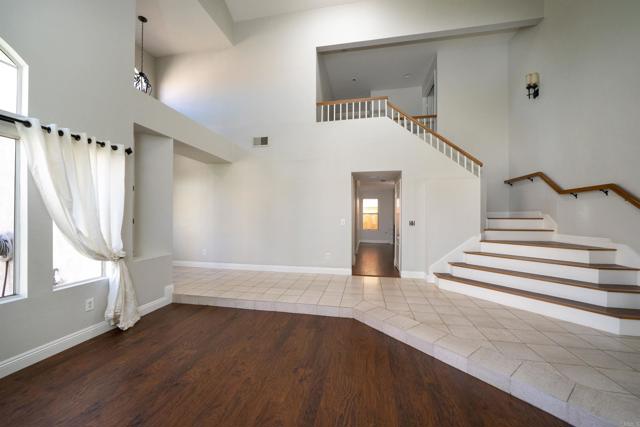 Detail Gallery Image 25 of 44 For 1688 Crystal Ridge Ct, Vista,  CA 92081 - 4 Beds | 2/1 Baths
