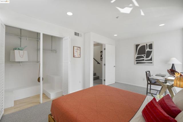 1364 Powell St, Emeryville CA: https://media.crmls.org/mediaz/b00391f3-7335-4c3c-a3a7-e66695b759f2.jpg