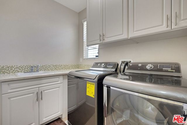 17064 Cantlay Street, Van Nuys CA: https://media.crmls.org/mediaz/b0047804-cf49-480f-ae1e-991f0e4b85de.jpg
