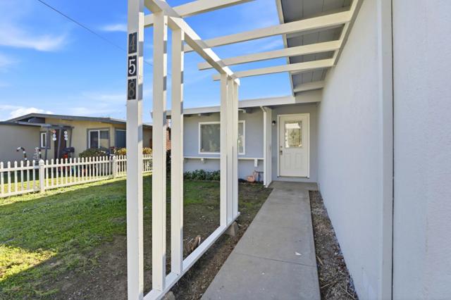 458 Rainier Drive, Salinas CA: https://media.crmls.org/mediaz/b00478e3-3583-40a3-b17b-f6a6f9d75ca2.jpg
