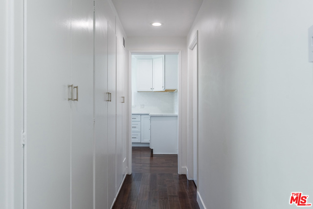 5412 S HOLT Avenue, Los Angeles CA: https://media.crmls.org/mediaz/b004bc5f-b622-4d86-818b-f1b8d66aebcb.jpg