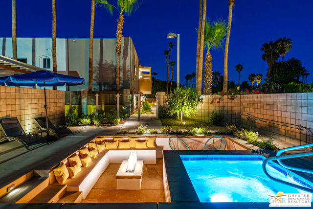 588 E San Lorenzo Road #204, Palm Springs, CA 92264
