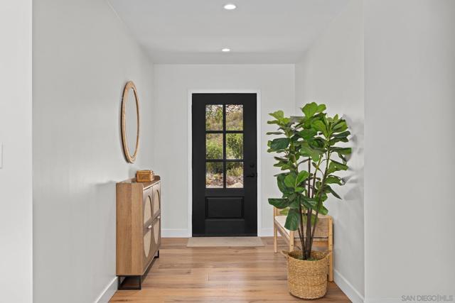 2686 Via Viejas, Alpine CA: https://media.crmls.org/mediaz/b00523bf-f54b-4636-94fc-24bf409d6a43.jpg