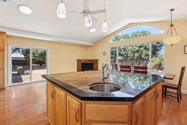 37709 Arlene Court, Fremont CA: https://media.crmls.org/mediaz/b0058310-b4ab-452b-9271-e9965a1c67f0.jpg