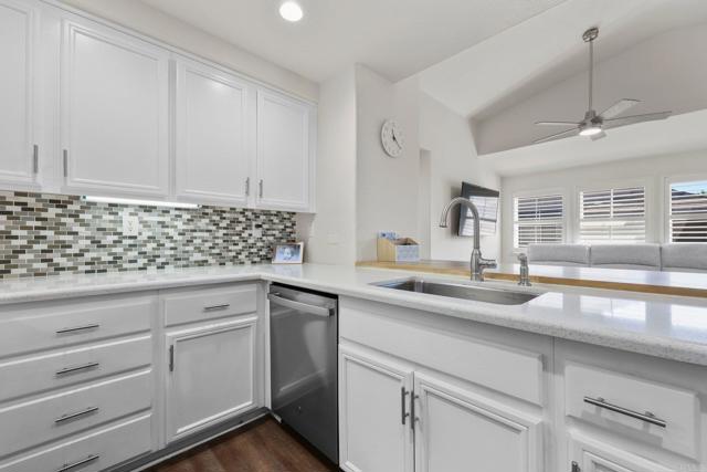 Detail Gallery Image 4 of 33 For 1324 Monument Trail Dr, Chula Vista,  CA 91915 - 2 Beds | 2 Baths