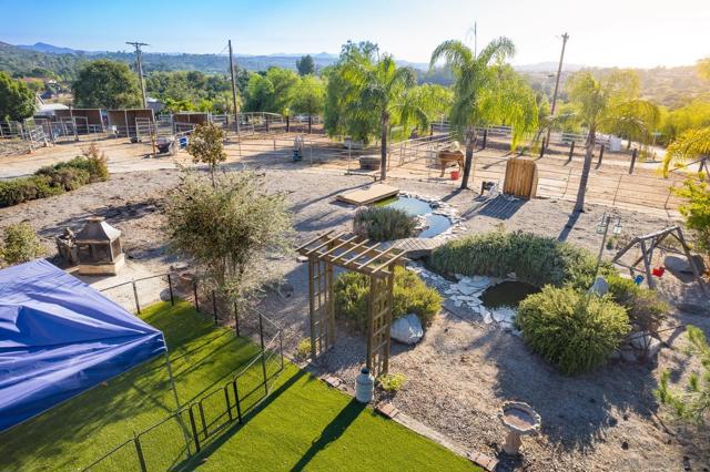 31141 Saddleback Rd, Valley Center CA: https://media.crmls.org/mediaz/b0064f49-f148-4536-9e83-0f9153f6f012.jpg