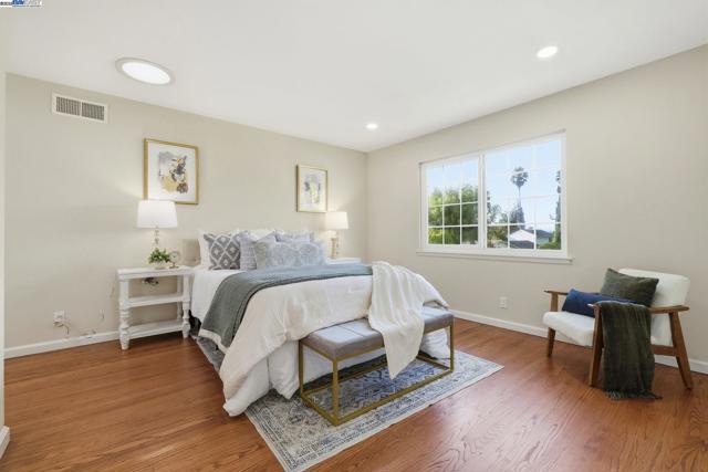 42293 Camino Santa Barbara, Fremont CA: https://media.crmls.org/mediaz/b006bc25-8687-42d9-9b73-734694fac297.jpg